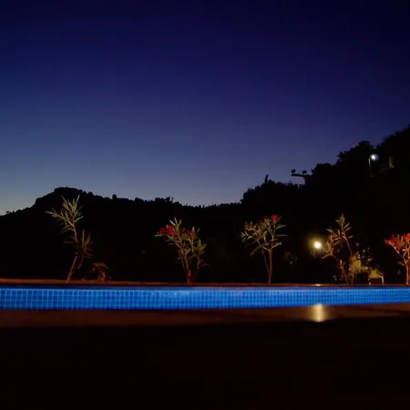 アパート Throisma With Private Pool & Parking アソス
